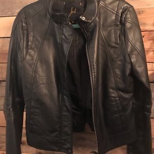 Cropped Black leather coat